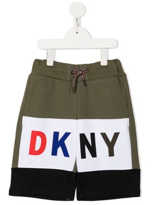 Dkny Kids short de sport à logo imprimé - Vert