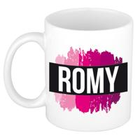 Romy naam cadeau koffie mok - beker - met roze verfstrepen - Cadeau collega - moederdag