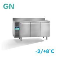 Dieptekoelwerkbank | 3 deurs GN | werkblad met opstaande rand | remote