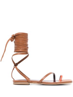 STAUD sandales Nicola en cuir - Marron
