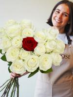 Voeg een andere kleur roos toe aan je boeket