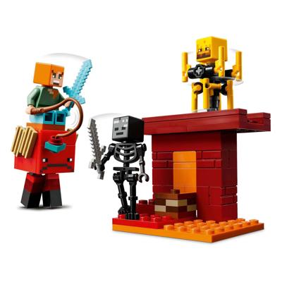 LEGO minecraft 21266 de lavastrijd in de nether