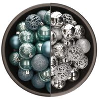 74x stuks kunststof kerstballen mix van zilver en ijsblauw 6 cm