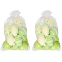 Set van 24x stuks paaseitjes groen in organza zakje 6 cm