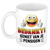 Geniet van je pensioen cadeau mok / beker wit en zwart - VUT/ pensioen - afscheidscadeau collega - feest mokken - thumbnail