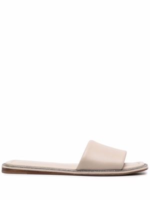 Brunello Cucinelli claquettes en cuir à ornements métalliques - Tons neutres