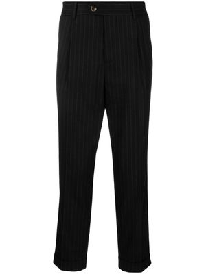 Brunello Cucinelli pantalon court à fines rayures - Noir