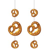 2x stuks oktoberfest thema hangslinger met pretzels 75 x 28 cm