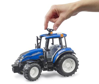 Bruder Tractor New Holland T5.120 - schaal 1:16 Bruder Tractor New Holland T5.120 - schaal 1:16