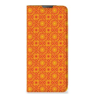 Motorola Moto E20 Hoesje met Magneet Batik Oranje