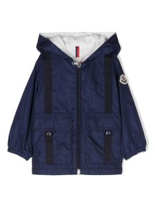 Moncler Enfant veste à patch logo - Bleu