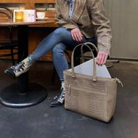 Leren laptoptas dames 15.6 inch - taupe crocoprint - MŌSZ Viona