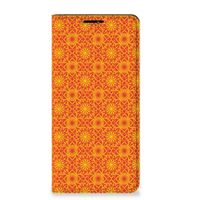 Motorola Edge 20 Pro Hoesje met Magneet Batik Oranje