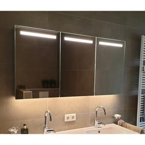 Spiegelkast SPK52000 | 160x70x14 cm | 3 Deuren | Directe LED verlichting | Aluminium | Met spiegelverwarming