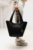 Guess Helina Tote Tas Zwart - Kleur: Zwart | Soccerfanshop Guess Helina Tote Tas Zwart - Kleur: Zwart | Soccerfanshop