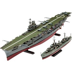 HMS Ark Royal en Tribal Class Destroyer