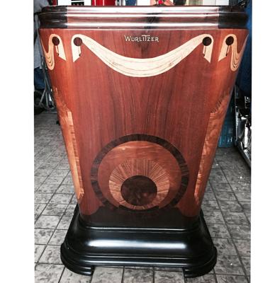 Wurlitzer Countertop Mae West Stand 801 (1942 Reproductie) Wurlitzer Countertop Mae West Stand 801 (1942 Reproductie)