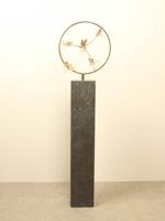 Bronzen sculptuur ring met 5 messing libellen, Ø 32 cm Bronzen sculptuur ring met 5 messing libellen, Ø 32 cm