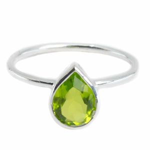 Edelsteen Ring Peridoot - 925 Zilver - Peervorm (Maat 17)