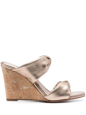 Aquazzura sandales compensées à brides métallisées - Or