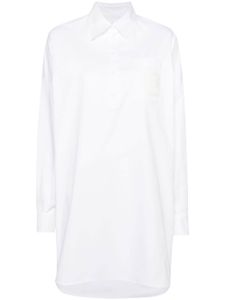 Moschino robe-chemise en coton biologique à patch logo - Blanc