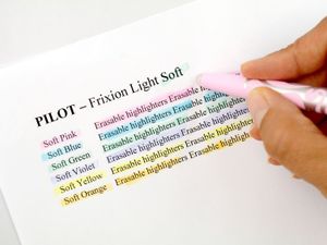Pilot FriXion Light Soft markeerstift 6 stuk(s) Beitelvormige punt Blauw, Groen, Oranje, Roze, Violet, Geel