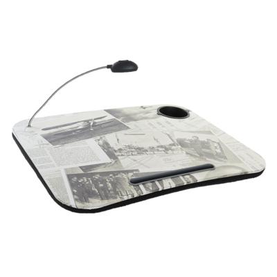 Items Schootkussen/laptray met LED verlichting 48 x 38 cm vintage kranten print