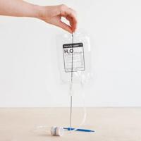 Waterdruppelaar - H2O infuus Waterdruppelaar - H2O infuus