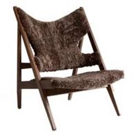 Audo Copenhagen Knitting fauteuil donker eiken Sheepskin Root