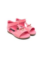 Dolce & Gabbana Kids sandales en cuir verni à logo DG - Rose