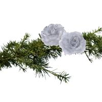Kerstboomversiering Bloemen - 2x stuks - 9 cm - zilver glitter - op clip - ornament