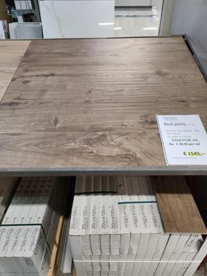 Yukon Walnut mat 20 x 120