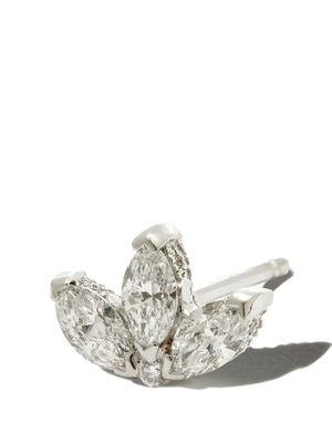 MARIA TASH boucle d'oreille Engraved Lotus en or blanc 18ct - Argent