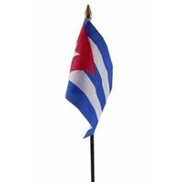 Cuba - mini vlaggetje van 10 x 15 cm op stokje - Landen vlag - H27 cm