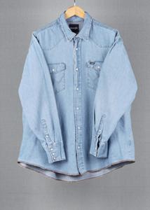 Wrangler Blue vintage denim shirt in size XXL for Unisex