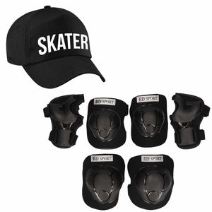 Set van valbescherming voor kinderen maat S / 4 tot 5 jaar met een stoere SKATER pet zwart