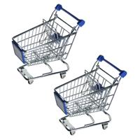 Mini winkelwagentje van metaal - 2x - blauw/zilver - 14 x 14 cm - verrijdbaar - bureau accessoires