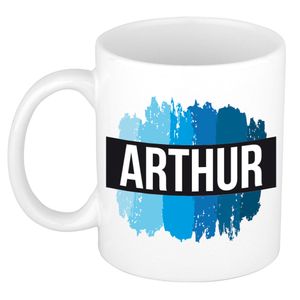 Naam cadeau mok / beker Arthur met blauwe verfstrepen 300 ml   -