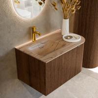 Badmeubel Mondiaz Kurve-Dlux | 75 cm | Meubelkleur Walnut | Wastafelkleur Arena | Solid surface | Wasbak linker zijde spoelbak | 1 kraangat
