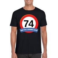 74 jaar and still looking good - t-shirt verkeersbord print - zwart - heren - verjaardag