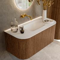 Mondiaz KURVE 100 cm Onderkast Greeploos 1 Lade Met Deuren Walnut, Wastafel Solid Surface MIdden Talc 0 Kraangaten Zonder Spiegel (KRVGRU100L+R1L2D0KM-Wal/Tal)