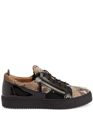 Giuseppe Zanotti baskets Frankie en cuir à imprimé peau de serpent - Noir