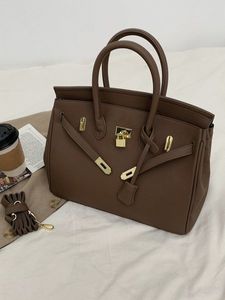 Large Capacity Twist Lock Handbag Crossbody Bag
