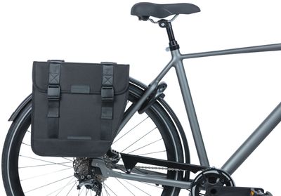 Basil tour dubbele fietstas - waterafstotend - 28l - zwart