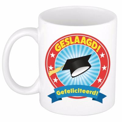 Geslaagd gefeliciteerd koffiemok - trofee beker - 300 ml - wit - Cadeau - Feestartikelen