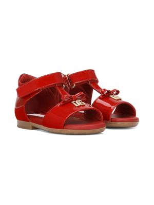 Dolce & Gabbana Kids sandales First Steps en cuir verni - Rouge