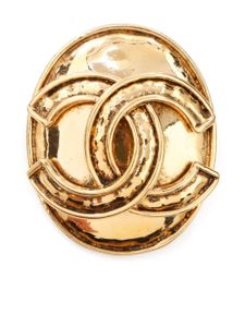 CHANEL Pre-Owned broche en plaqué or à logo CC(1994)