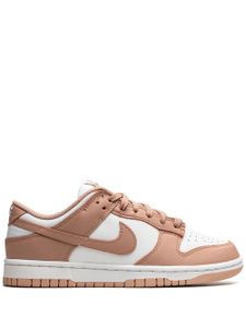 Nike baskets Dunk Low "Rose Whisper" - Blanc